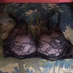 Victoria’s Secret Beautiful Black Lace bra NWOT!